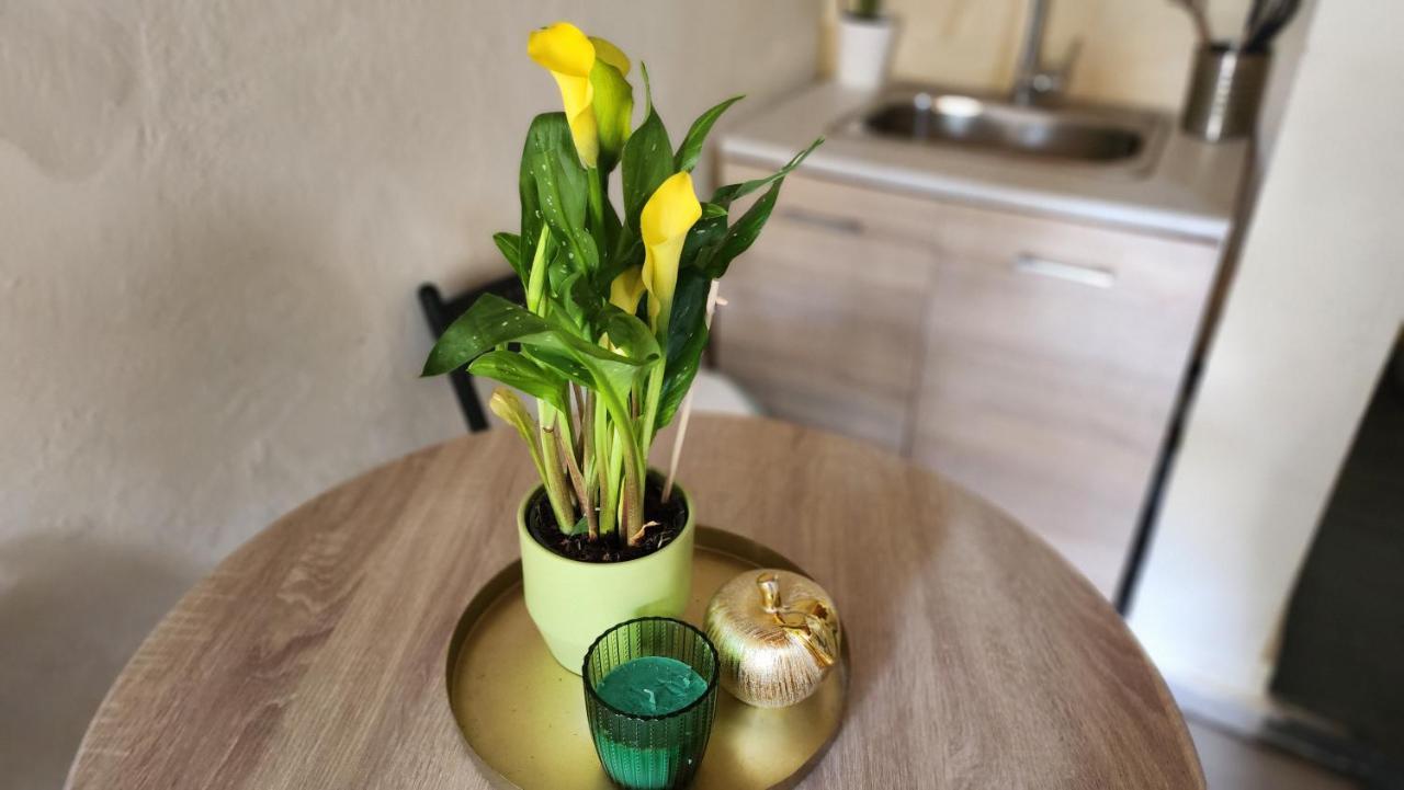 Savvas Apartments Дассия Экстерьер фото